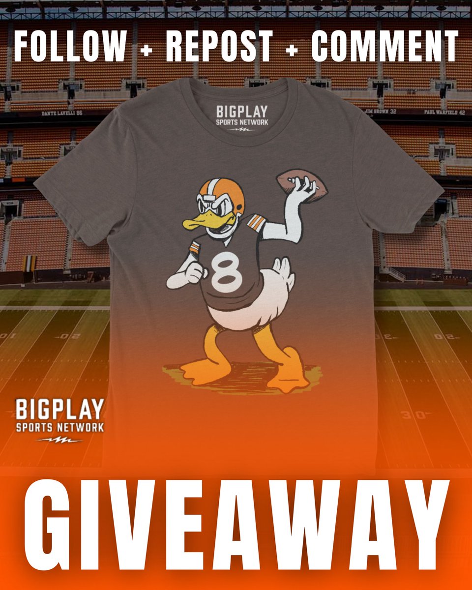 BIGPLAY's tweet photo. Our Short King  🦆 👑 
Our new DG shirt has arrived and you’ve got a chance to win one!

We’re giving away a shirt for every 100 passing yards and every TD thrown! 

To enter: Follow &amp; Retweet ✅

BUY! https://t.co/Mirv5A9McO https://t.co/oBAv84lW8u
