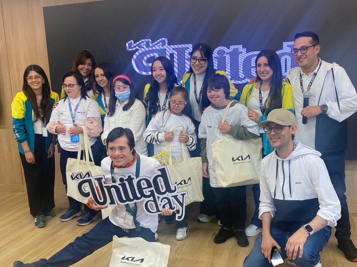corpdown's tweet image. El pasado 30 de septiembre celebramos el Día del Amor y la Amistad durante el #UnitedDay en @KiaMetroKia, junto a los jóvenes de nuestro programa Crecer hacia la vida adulta. 💛 Fue una jornada llena de sonrisas, integración y aprendizaje compartido. #Inclusion #Gracias