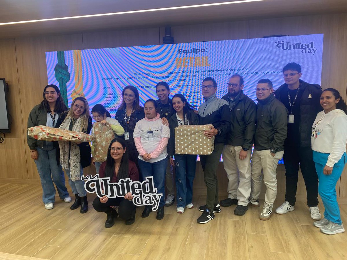 corpdown's tweet image. El pasado 30 de septiembre celebramos el Día del Amor y la Amistad durante el #UnitedDay en @KiaMetroKia, junto a los jóvenes de nuestro programa Crecer hacia la vida adulta. 💛 Fue una jornada llena de sonrisas, integración y aprendizaje compartido. #Inclusion #Gracias
