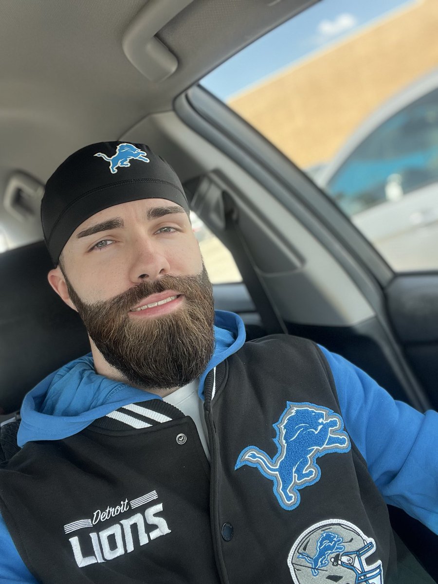 DatDudeCory's tweet image. ⚫️🔵