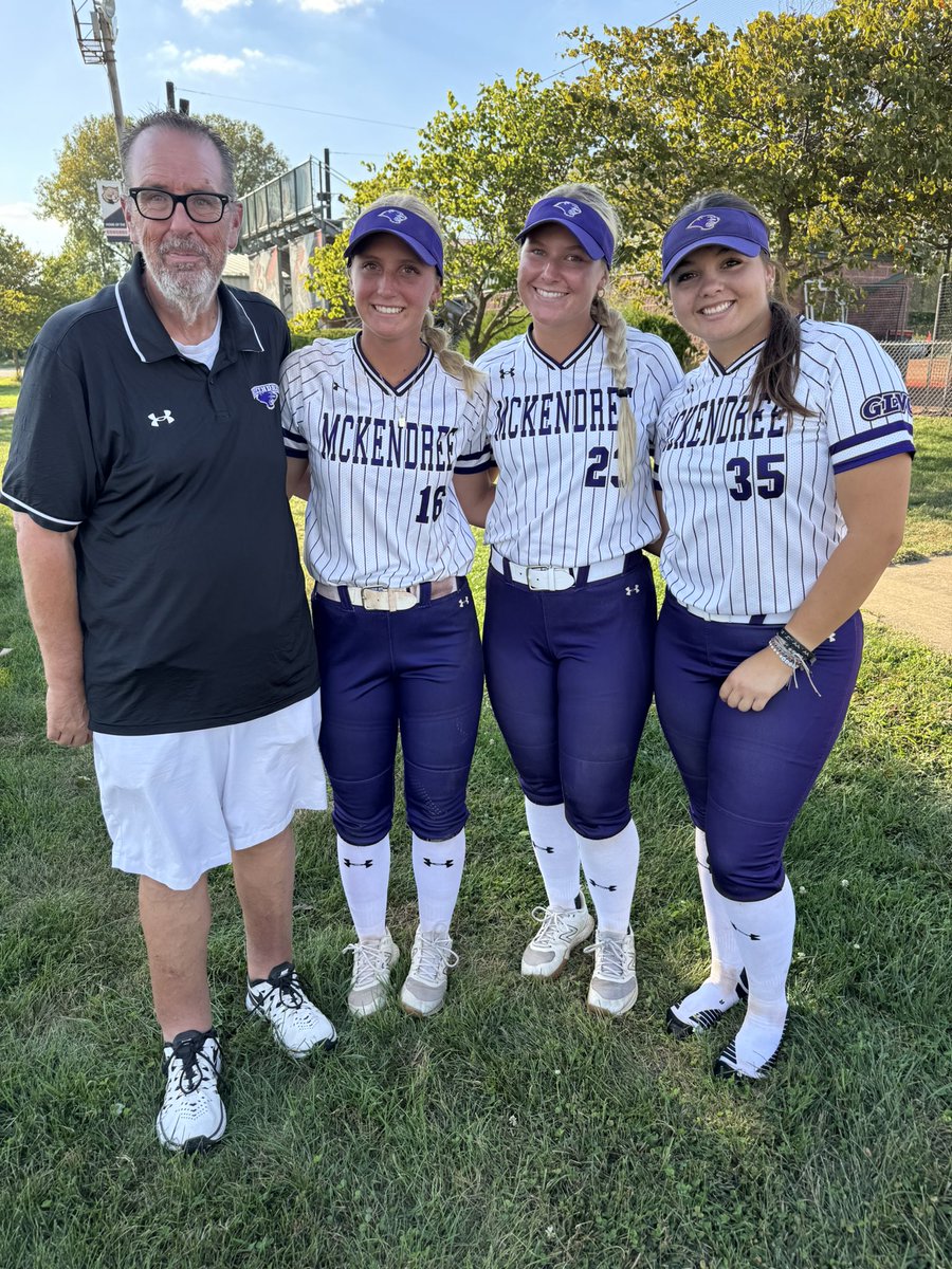 <a href="/josiewettig24/">Josie Wettig</a> @oliviatipton <a href="/ellehaston24/">Elle Haston</a> <a href="/AddiClark16/">Addison Clark</a> <a href="/Reese3533/">Reese</a>…loved seeing you all today. Bearcats had a really good day with two wins at SIU-Edwardsville.
<a href="/McKendreeSB/">McKendree Softball</a>