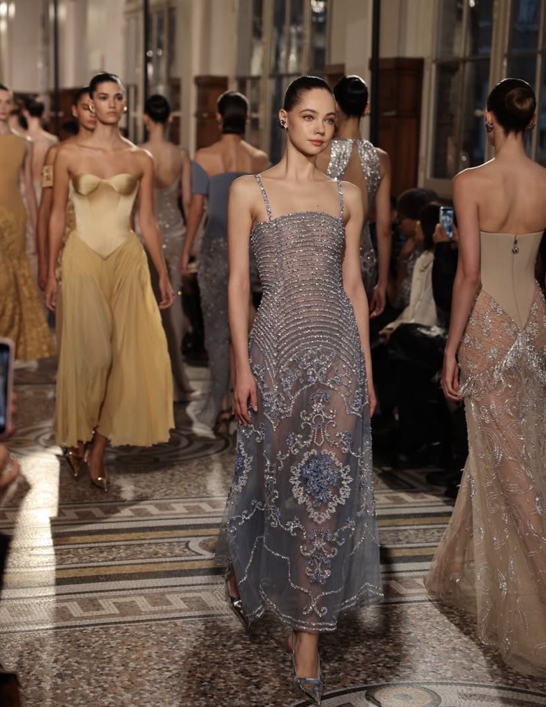 fashion_shw's tweet photo. georges hobeika ss26 ، Captivating collection https://t.co/hlZwRvTrrt