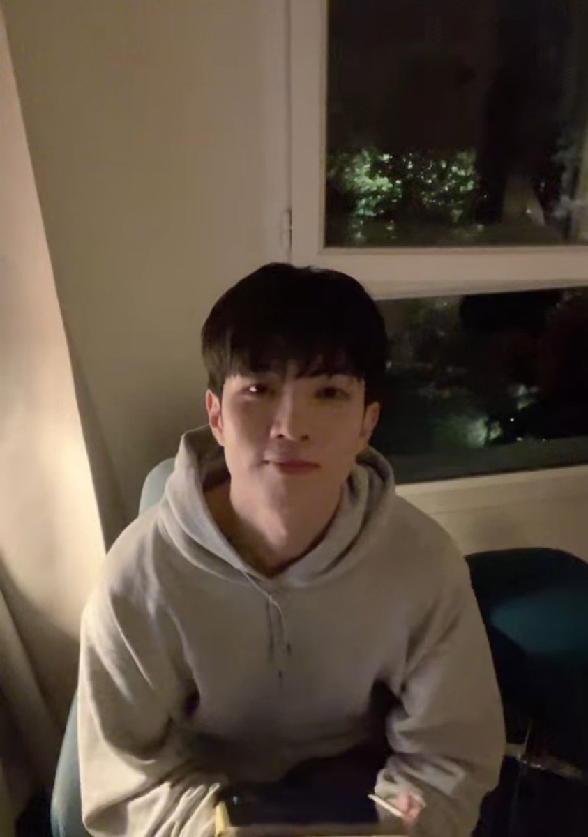 20251005 승구리당당수다당

파리는 1시가 훌쩍 넘었구나
고생했어♡
짧게라도 이렇게 얼굴 보여줘서 고마워🫶