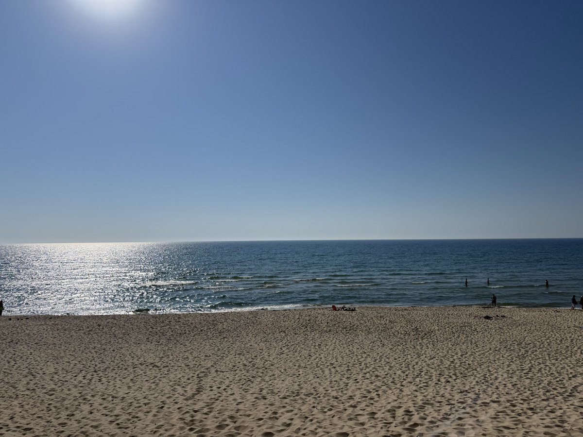 karrie_joy's tweet photo. Today was a beach day with my baby girl! Then she asked me to run the dune trails and stairs with her……and she left me in her dust! 😂💪🏻
#smilesandtrailsandstairs
#alwayswithme
#hellofaview
#chooseyou
#choosehappy https://t.co/hHiYfwfGOS