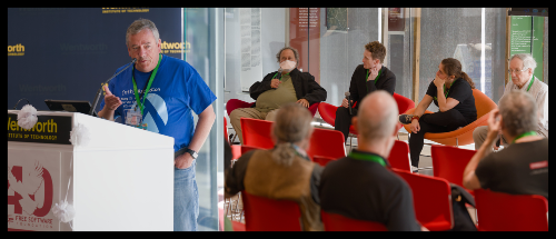 FSF concludes its 40th anniversary by announcing a new president, the Librephone project for full mobile software freedom, and talks: fsf.org/news/fsf-turns…