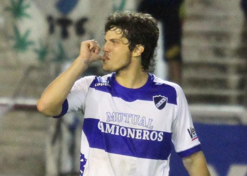 Ni en las buenas, ni en las malas.
Con ustedes voy a estar siempre 💙🐃

A barajar y dar de nuevo Alvarado querido.
