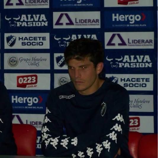 jrischia's tweet photo. Ni en las buenas, ni en las malas.
Con ustedes voy a estar siempre 💙🐃

A barajar y dar de nuevo Alvarado querido. https://t.co/TRmXKuHGqn
