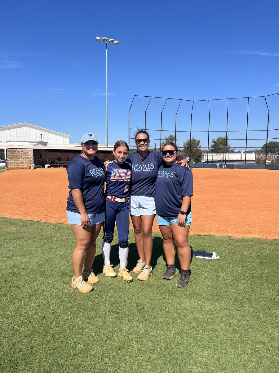 AdyDebusk2029's tweet photo. Thank you @JURoyalsSB and @DaynaCarter5 for an amazing camp today! I had so much fun and learned a lot! https://t.co/905YbMSa91