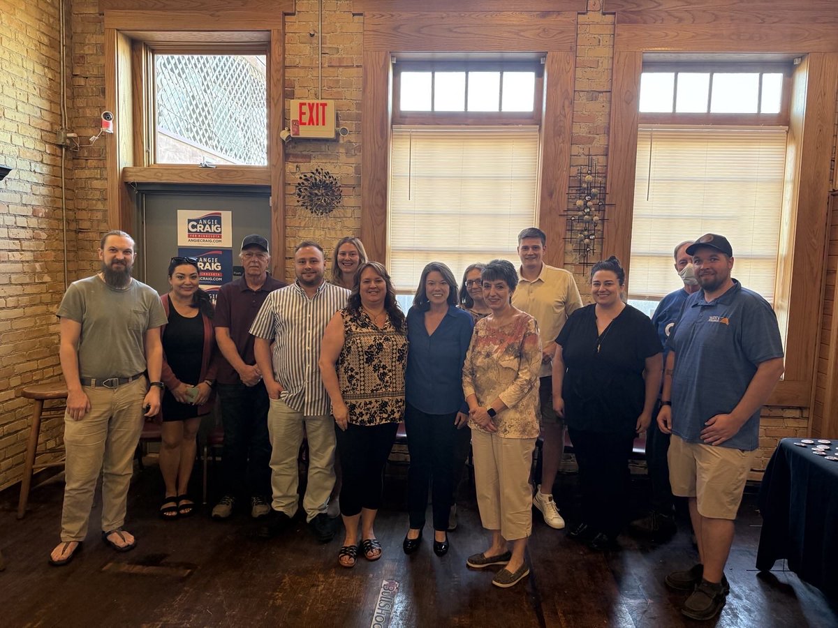 AngieCraigMN's tweet image. Grateful to meet with people in Hibbing to discuss how we’re fighting back and what it’s going to take to hold this U.S. Senate seat!