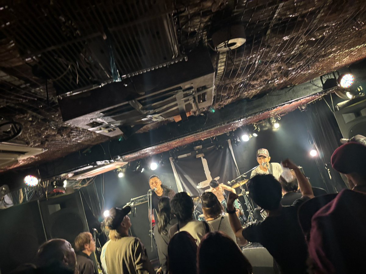 10/4(土) KOBE BLUEPORT

キッスイpresents✊

goo goo's
ハタラキザカリズ
naives
キッスイ

何度も拳上げて、楽しかった。
放ちました。🤭