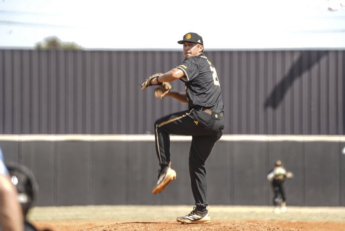 hustlelegend's tweet image. Love to watch this kid deal on the bump!! @jojomedellin