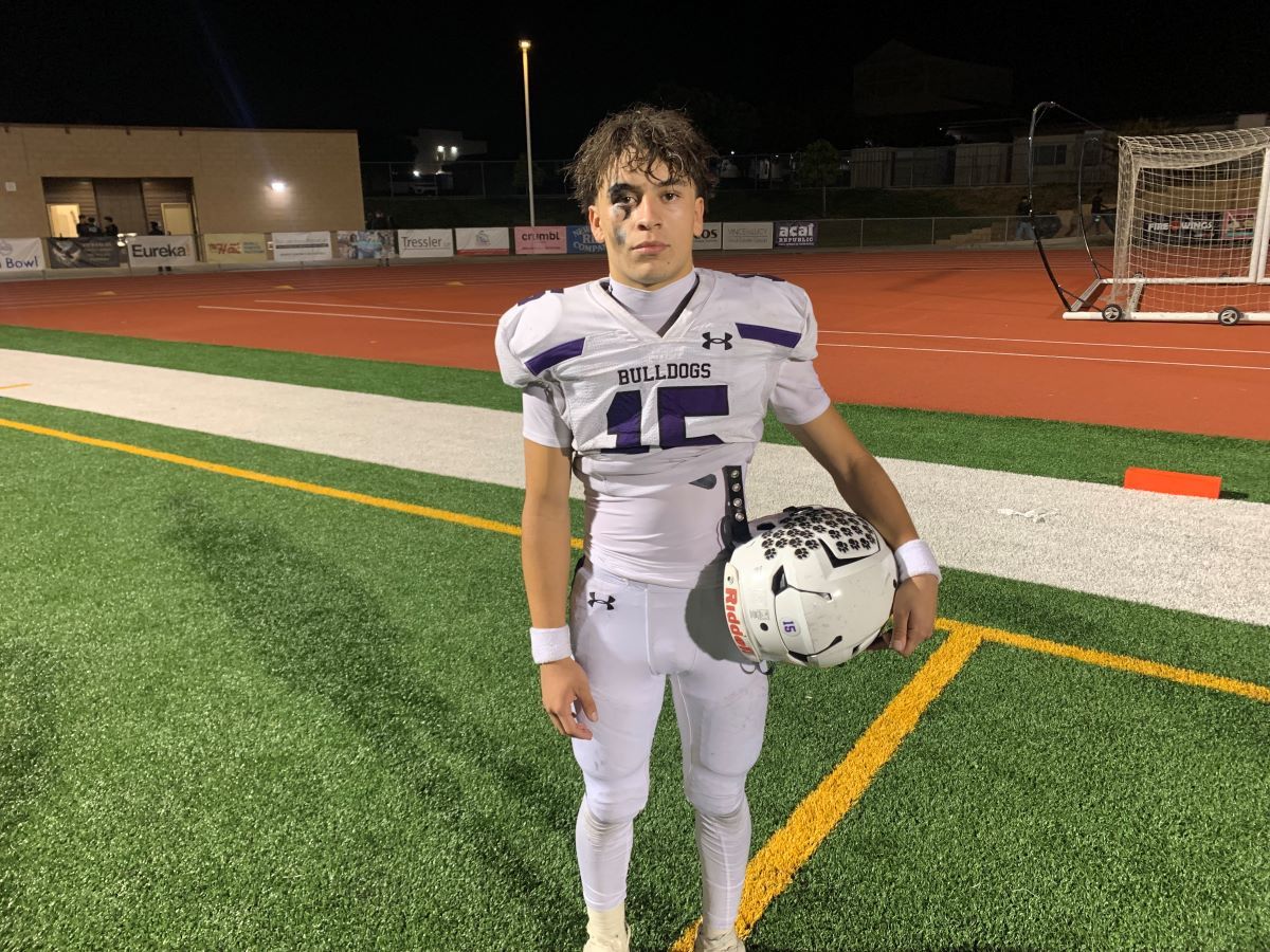 OCSportsZone's tweet photo. Portola is a defending CIF champion. Looks like the Bulldogs could have another very good year.
PHOTO: Tim Burt, OC Sports Zone
GAME STORY, PHOTOS:
https://t.co/yUYGHBtnJ7 @OCSportsZone @PortolaFootball @Coach_Green_ @JAC0BRAM0S @FernandoMDonado @thebaus https://t.co/ytO5aZQuFk