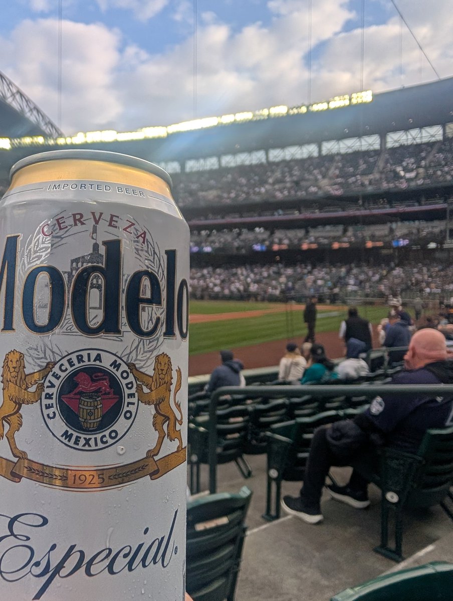 genericHuskyfan's tweet photo. Go M's.. @SteveSandmeyer https://t.co/SI8sYowPBy