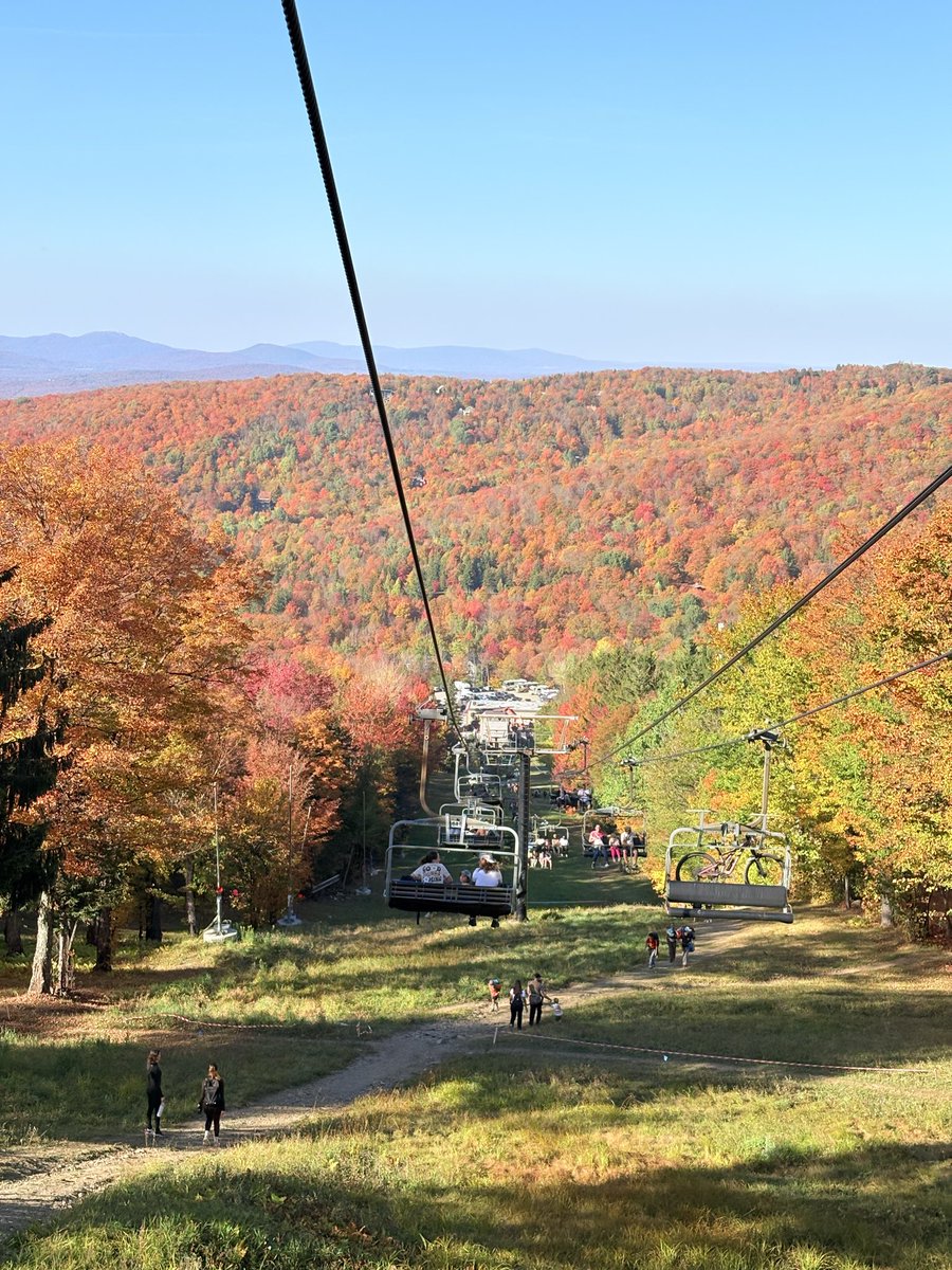 mghshah's tweet photo. ته پاییز دیدیم 🍁🍂 https://t.co/l5B1uSuRmI