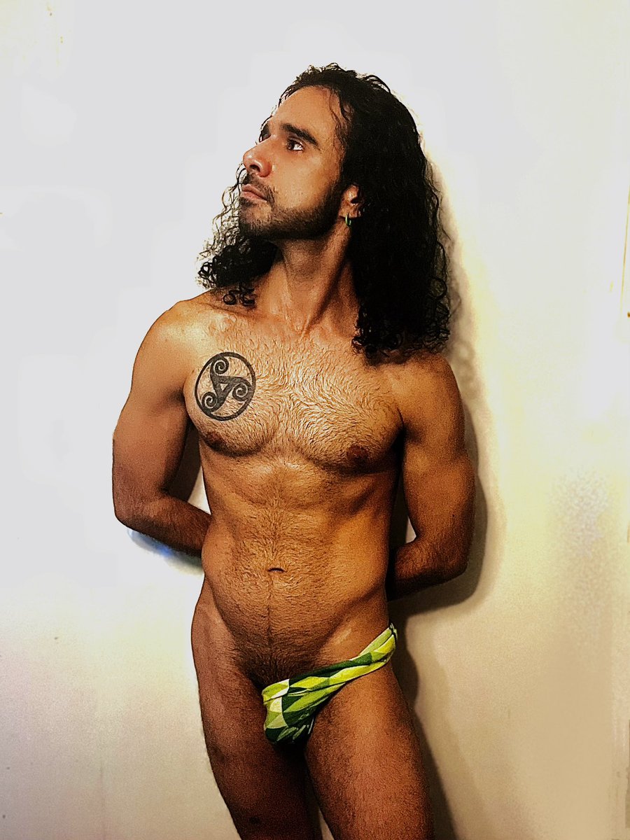 Q tal su sábado mis verdecitos? Les mando un beso (luego me dicen donde lo quieren 😈)