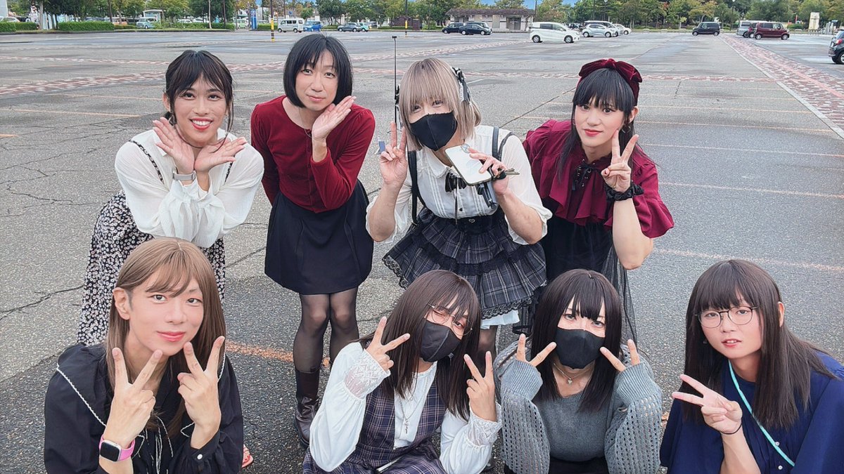 nanamikana1128's tweet photo. おはかなっち✨️

昨日は長岡に9名の女装さんが集合し、
女装さんの女装さんによる女装さんのための車オフ会を開催しました🚗³₃
みんな可愛いくて かっこいい車に乗ってキラッキラでした✨️
特に遠方から参加して頂いたフォロワーさんありがとうございました🤗
初ホストということで色々と不手際もありましたが また機会があれば開催したいな〜♪

〜県外勢〜
クロちゃん(@kukukuro2498 )
にゃべこちゃん(@nyabe_kokoko )
ミカりんちゃん(@mika_kashiwa2 )
もちちゃん(@mochikin_chuck )
やゆよっちちゃん(@Yayuy0_1 )

〜県内勢〜
かなみちゃん(@boushichan0410 )
じゅんちゃん(@junmikuna1 )
恋ちゃん(@10renren28 )
ワイ😝