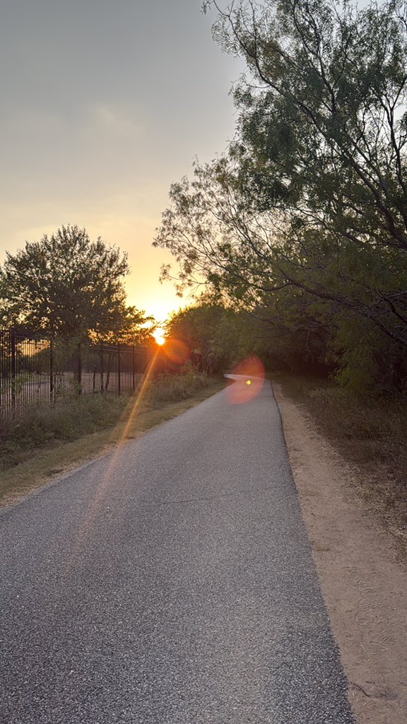 7 miles ✅ 20 lbs vest ✅ Valero trail 🎉