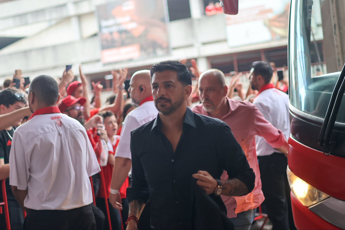 _olucasdias's tweet image. Emiliano Díaz: “Intensidade não se negocia. Podemos jogar mal, errar um passe… mas correr e brigar não se negocia.”

Não vou falar nada… eu to e não vou negar.