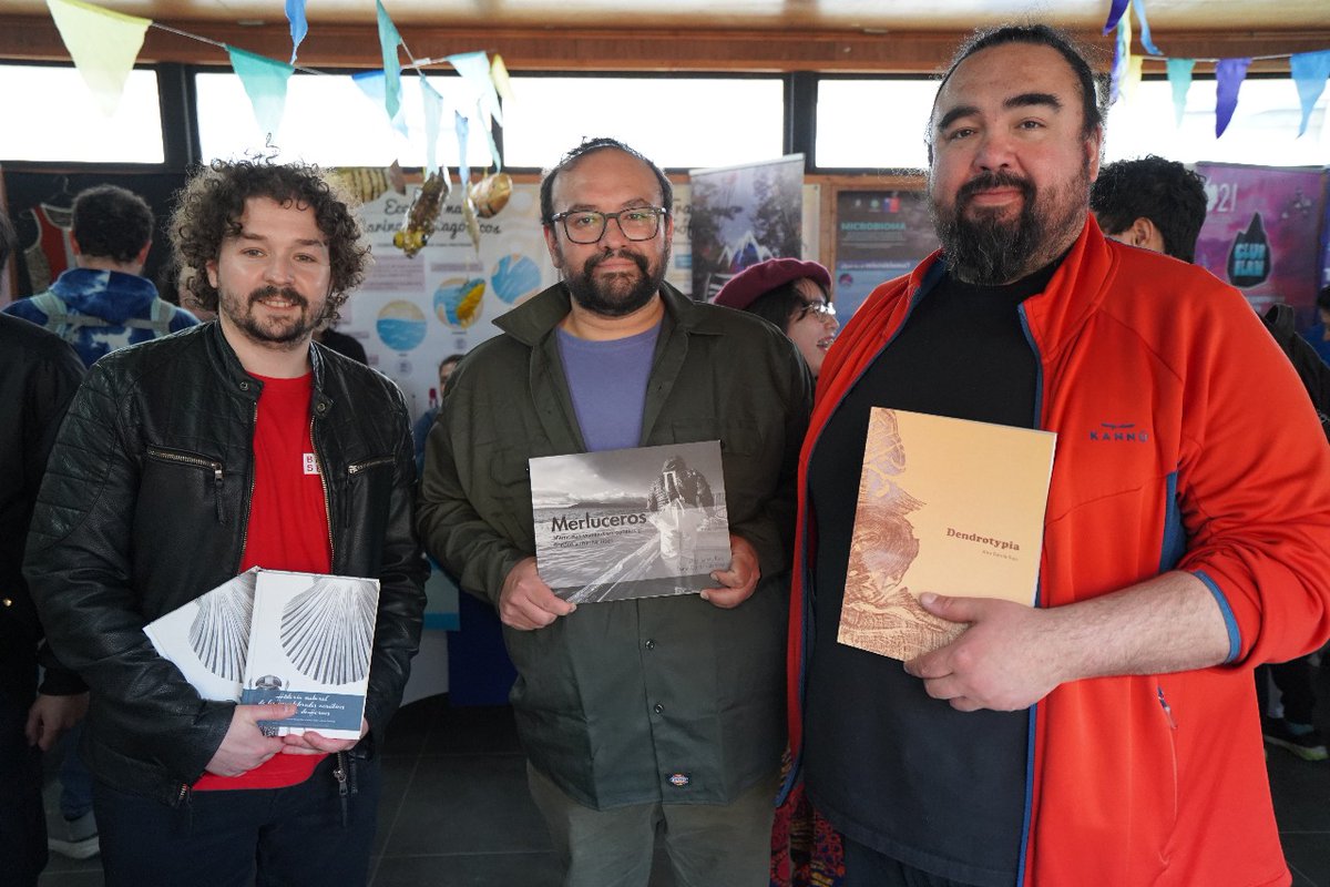 Punta Arenas📍📣 Con monólogo científico del Dr. Sebastián Rosenfeld <a href="/udemagallanes/">Universidad de Magallanes</a> <a href="/MilenioBASE/">Instituto Milenio BASE</a> <a href="/ApecsChile/">APECS-Chile</a>, taller de herborización de algas <a href="/Lemas_lab/">Lemas_laboratorio</a> <a href="/udemagallanes/">Universidad de Magallanes</a>, stand de divulgación ¡y más!, se celebró el #FestivalDeLasCiencias @SeremiCienciaAu