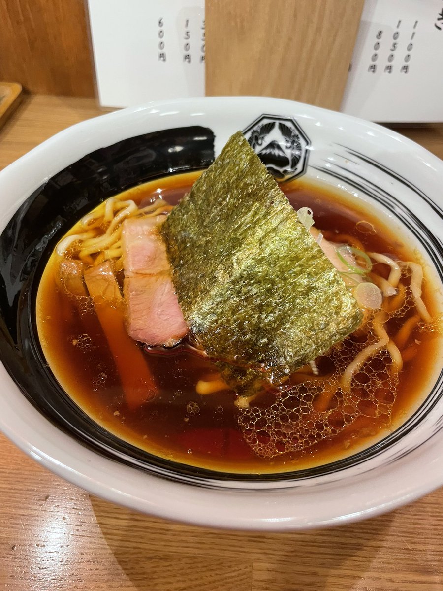 joaquinDfelix's tweet photo. 昨夜は鶴丸富士のしょうゆ
#ラーメン https://t.co/CJgmeWLrG3