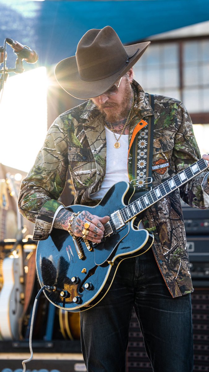 Realtree's tweet image. Heritage, horsepower, and a shared love for the outdoors.

Proud of our partnership with @harleydavidson and to be a part of an unforgettable day at the @thecongregationshow. 

#Realtree #GetLost