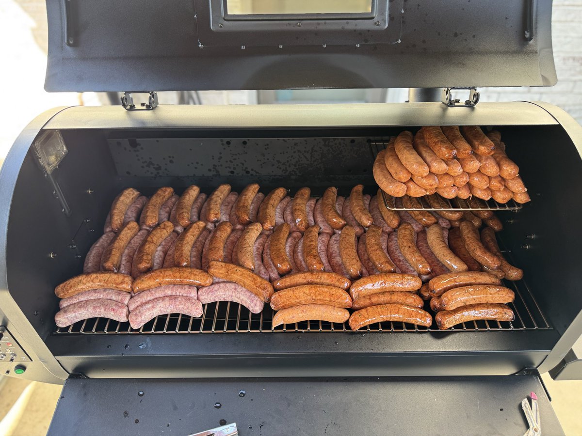 Great seeing you boys at practice &amp; the tailgate.

The food provided by <a href="/LionOf84/">Just Dave</a> was amazing &amp; it was great to see new <a href="/UNCBearsWrestle/">UNC Bears Wrestling</a> HC Teyon Ware back on campus.

<a href="/OU_Wrestling/">Oklahoma Wrestling</a> alumni &amp; fans, stop by next home game!

<a href="/CoachKish2/">Roger Kish</a> 
<a href="/camcame/">Camille Duval</a> 
<a href="/AustinMarsden_/">Austin Marsden</a> 
<a href="/BaybeeMarky_PSU/">Mark John Hall II</a>