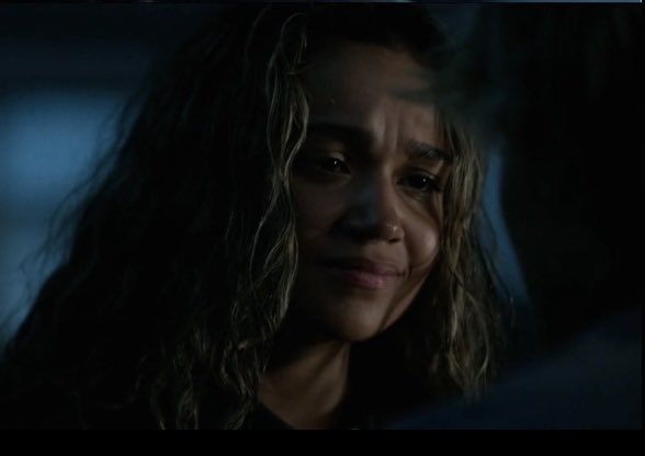 literallyjiara's tweet photo. late one night you dug me out of my grave and saved my heart from the fate of ophelia https://t.co/AtAE0DdAyQ