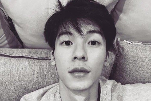 dethlucent's tweet image. Get a sleep, but brain hasn't rested at all since I decided to close my eyes. Woke up tired and definitely needed a hug to calm this restless body — Good Morning.