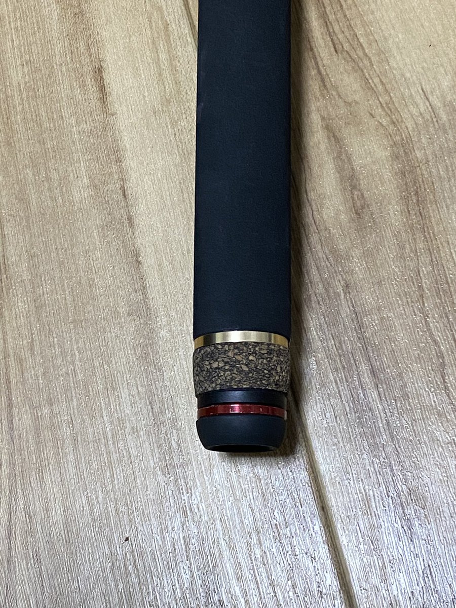 NAGANO_Fishing's tweet photo. 最近の悩み。トサカスティックを毎回フロロ（スピナベ）にするのか、ナイロン（バズ）にするのか悩む。
そんなトサカですが自分はバランサー1枚派。純正はなんとタングステンバランサーが付いてますが、トサカ色に合わせて赤バランサーに。
#トサカスティック66
#BackBOSS
#pr https://t.co/fA0CdweYrW