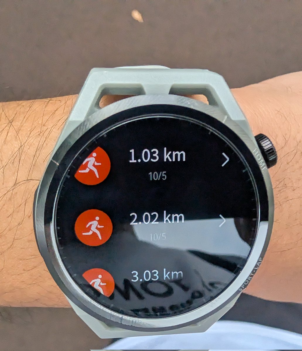 今日の朝レンおわり🏃‍♂
昨日の観光歩きでアシがおもい🦵