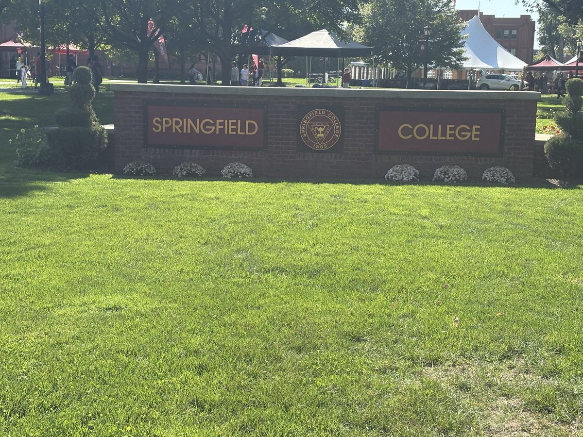 Thank you <a href="/CoachAidenLewin/">Aiden Lewin</a> for the game day invite and letting me see what the program and brotherhood is all about!!

<a href="/SomersFootball/">Somers Football</a>