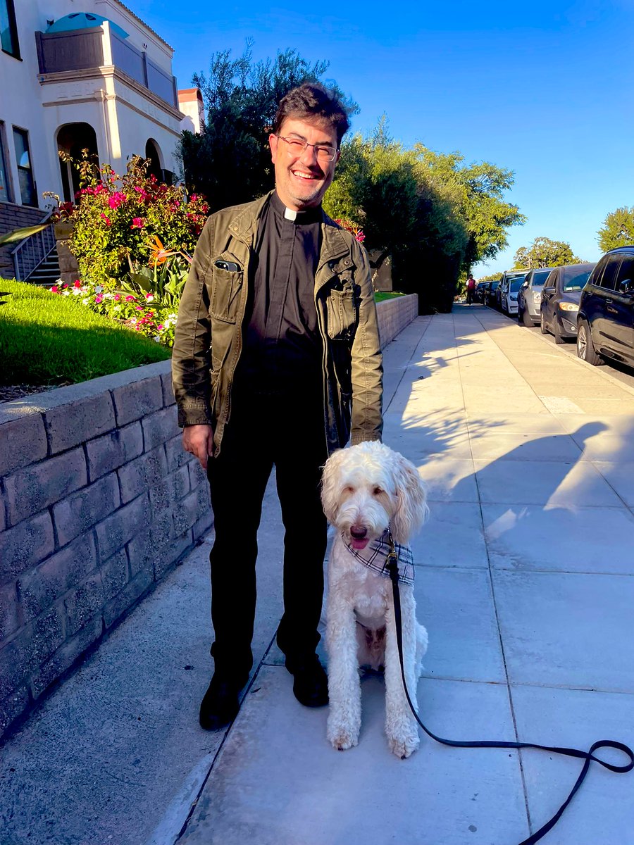 FrGoyo's tweet photo. This is David, a good boy I blessed today among many other animals. He just seemed to want to stay with me after the blessing. 

#blessingoftheanimals
#StFrancisOfAssisi https://t.co/28w16W5OZz