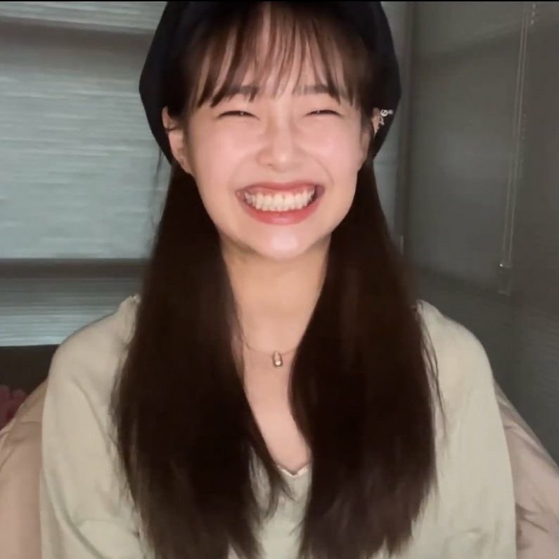 we should start a pj harvey x chuu movement