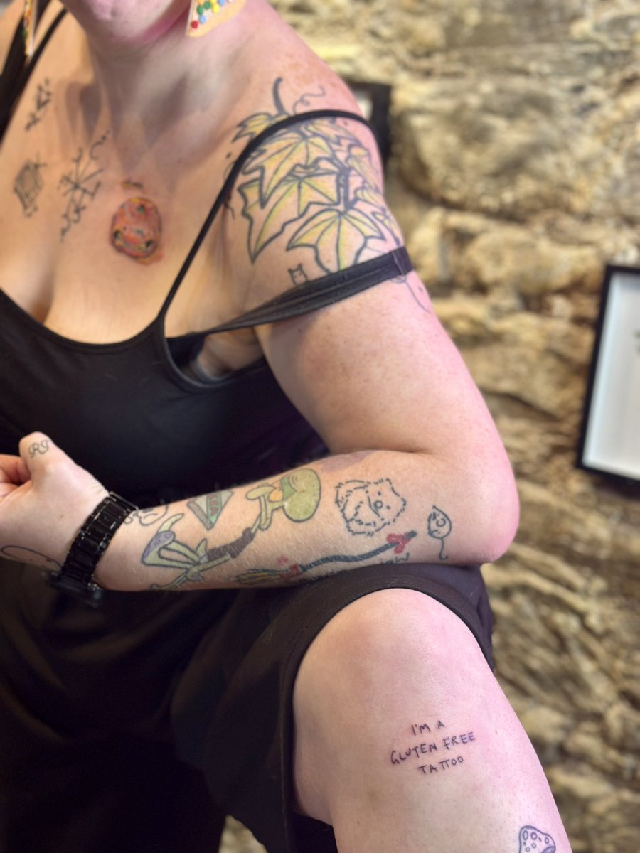 HelloImElaine's tweet photo. Embracing being a joke. Is this the peak of my career?

Booking request form: https://t.co/RLLA1gBiF6
Lovers Den (Buninyong) Fri-Mon
Newtown Art Studio (Geelong) Wed https://t.co/TxOeNcSsDe