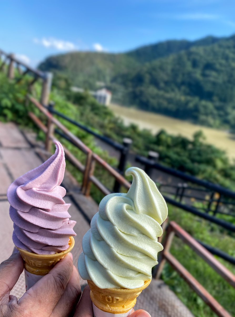 Tabimuyan's tweet image. 月山湖⛲️

#山形県 
#月山湖大噴水 
#ぶとう 
#ずんだ 
#ソフトクリーム