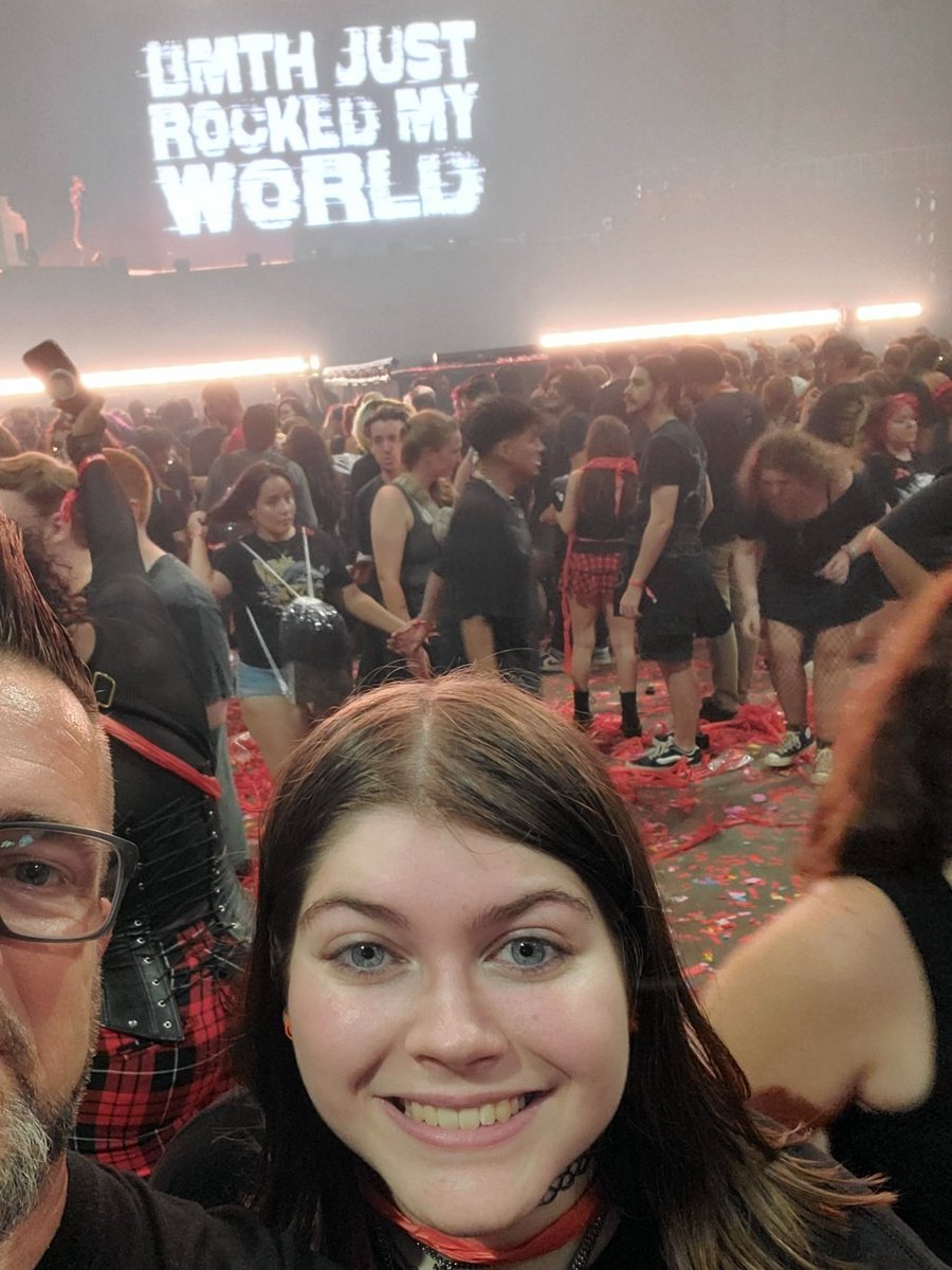 neonbitemarks's tweet photo. I MISS IT SO BAD BMTH AND MIW REUNION WHEN https://t.co/3Yg2iltYdC