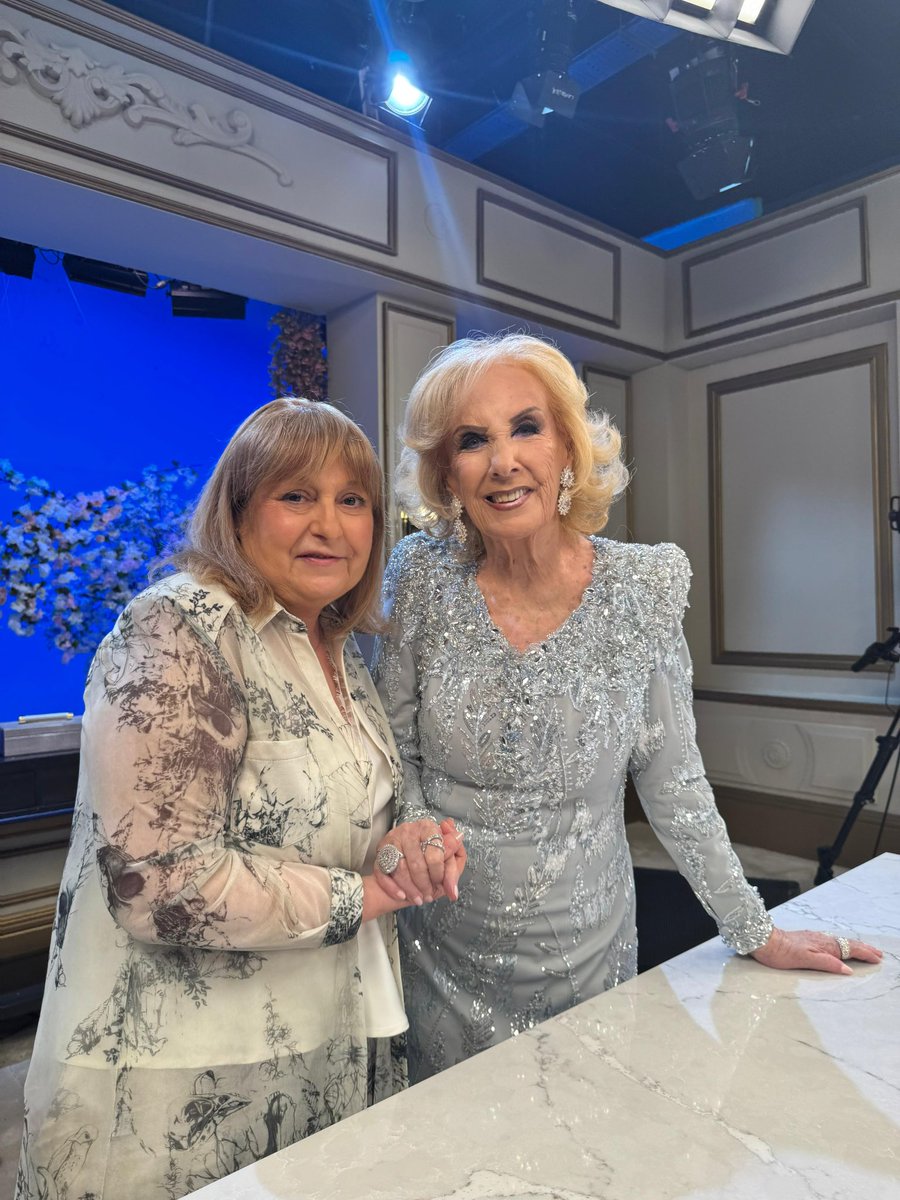 gracielaocana's tweet photo. Ya estamos en vivo préndete a @eltreceoficial https://t.co/7ijRbsjl7a