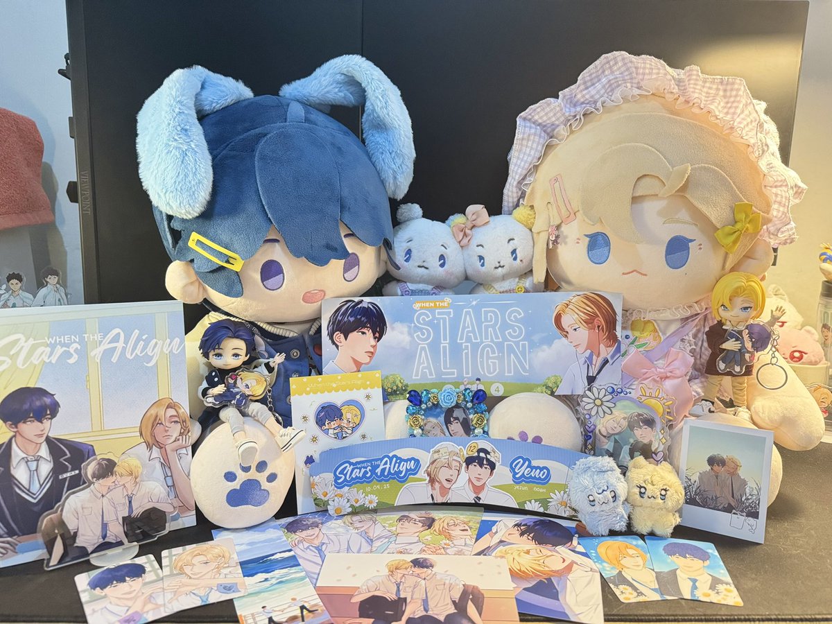 manduplli's tweet photo. KIT INCLUSIONS &amp; add-ons! 💌 
just gonna read the fic booklet the whole day today 🙂‍↕️ 

(sayang di nakasama yung dalawa kong sanggol. ang bo-bochog kasi eh! di kaya i-commute, baka may bayad na 😂)
#yeno #옞놔 #WhenTheStarsAlign https://t.co/3E9ajEH0Sw