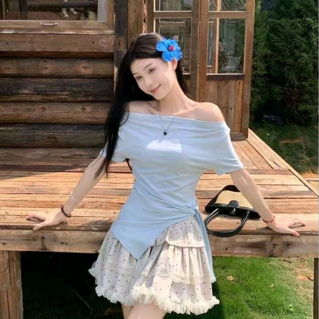 ThongNicha's tweet photo. 💫เสื้อเปิดไหล่ทรงเกาหลีสุดชิค💫
ทรงเข้ารูป ผ้านุ่ม ใส่สบาย มิกซ์ได้หลายลุค
จะใส่กับกางเกงหรือกระโปรงก็ดูแพง✨

พิกัด https://t.co/OYBPEegQBU https://t.co/JLOfpG3VvD