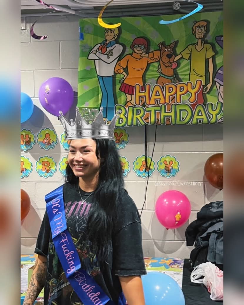 johnny_bottlez's tweet image. Happy 26th Birthday to Skye Blue.
This is a grown woman by the way...not a child. A Scooby Doo themed, backstage birthday party at Dynamite.
I guess Walmart was sold out of the &quot;My Little Pony&quot; party decorations. (With a tear in Aubrey Edwards eye)
Of course all of the anime PFP…