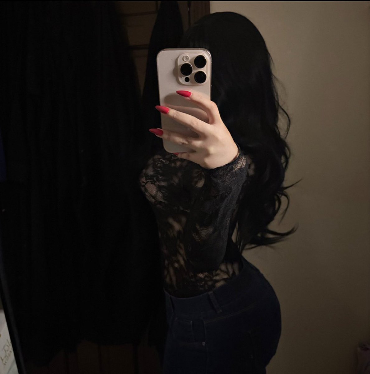 Hows my nails?? 💅