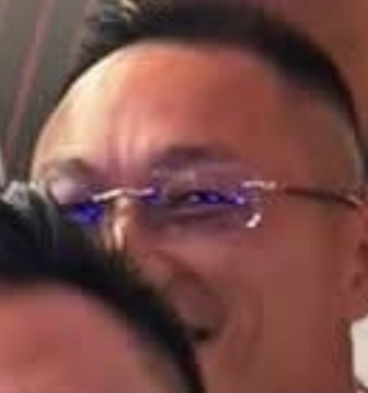 PiNewsGlobal's tweet image. Could someone please sharpen the blurry smartphone in this guy&apos;s hand?

I&apos;d like to know why he&apos;s grinning like he&apos;s about to take over the world.

#PiNetwork #NewMeme #CryptoCommunity