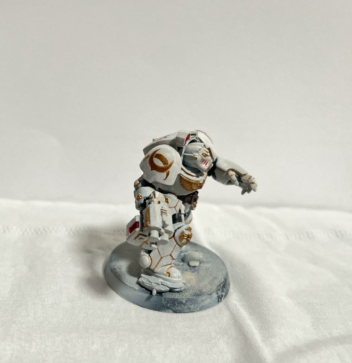 Shoutout to Khezuknight for creating an awesome crossover, and for sharing their mini-painting talents!