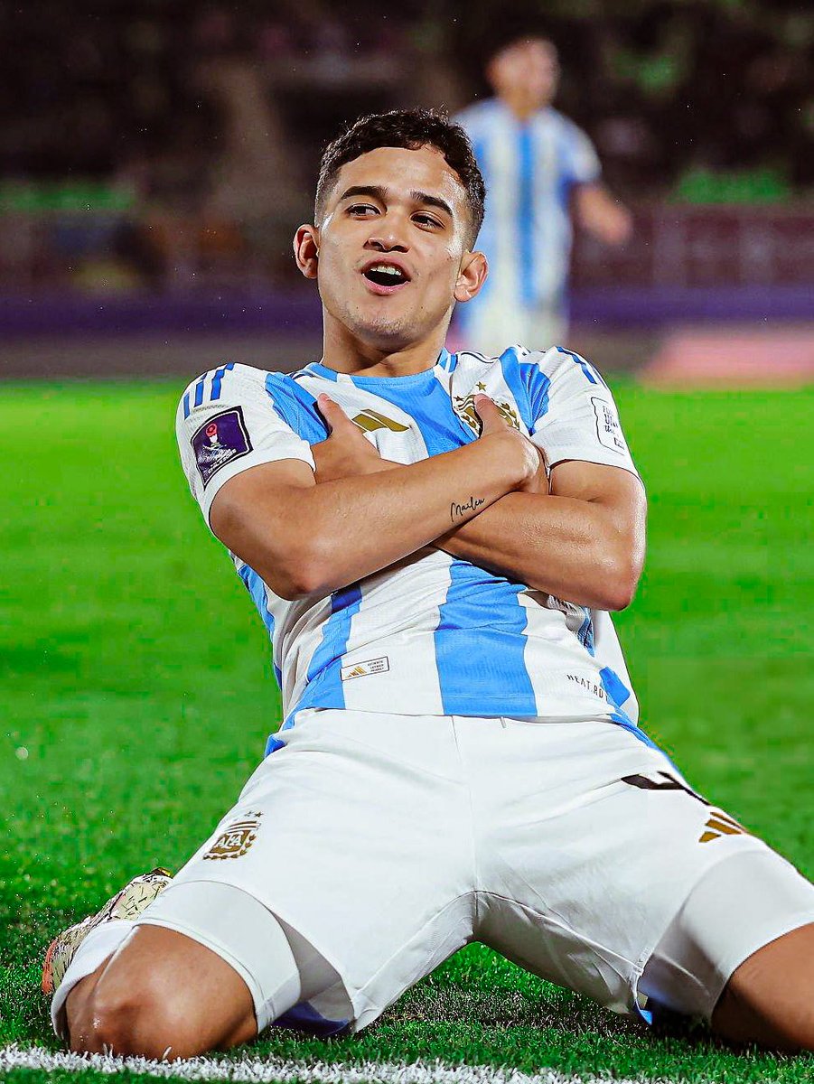 AnaIyticsCABJ's tweet photo. 🇦🇷🔝 Dylan Gorosito entró y convirtió el gol que le está dando la victoria a Argentina.

Es el jugador de la Selección con más G+A del torneo [3]

Primera YA. https://t.co/Exc4Awjvpr