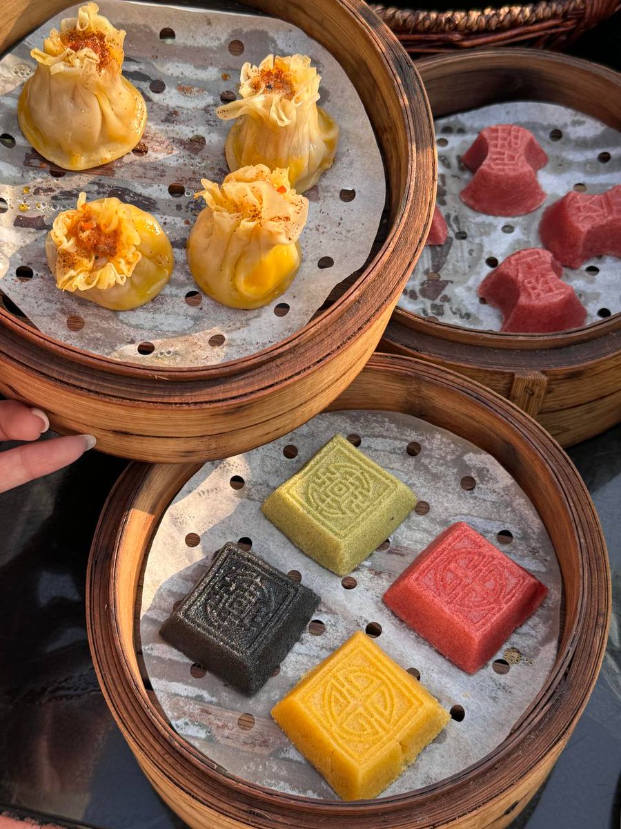 lalithefucker's tweet image. Life is not perfect, but we can choose quickly