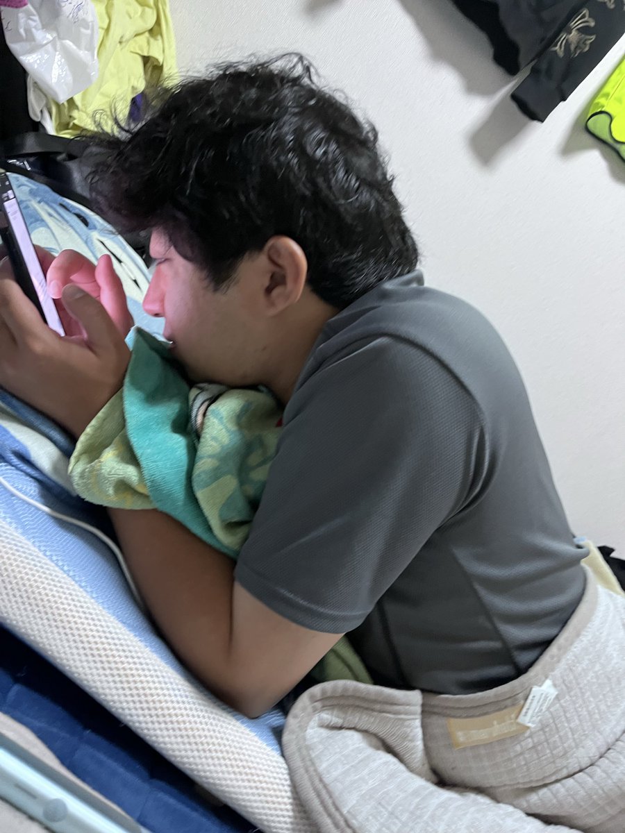 Ecstasy_ganja's tweet photo. 今日も繋がれなかったアイドルをネタに己の右手で自慰行為なう‼️‼️ https://t.co/gPSL4tf1yU