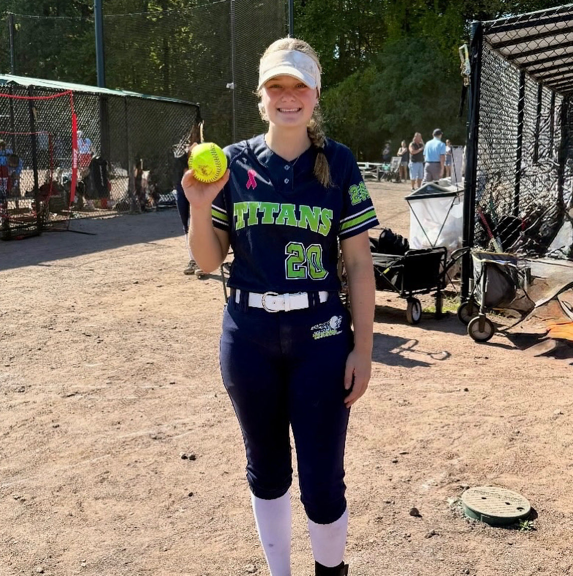 CT Titans Softball (@ct_titans) on Twitter photo Let it fly 20! @brynnesimard sends it out during today’s pool play match up 🙌🏼
#TitansSB #gohardorgohome #dingers Let it fly 20! @brynnesimard sends it out during today’s pool play match up 🙌🏼
#TitansSB #gohardorgohome #dingers