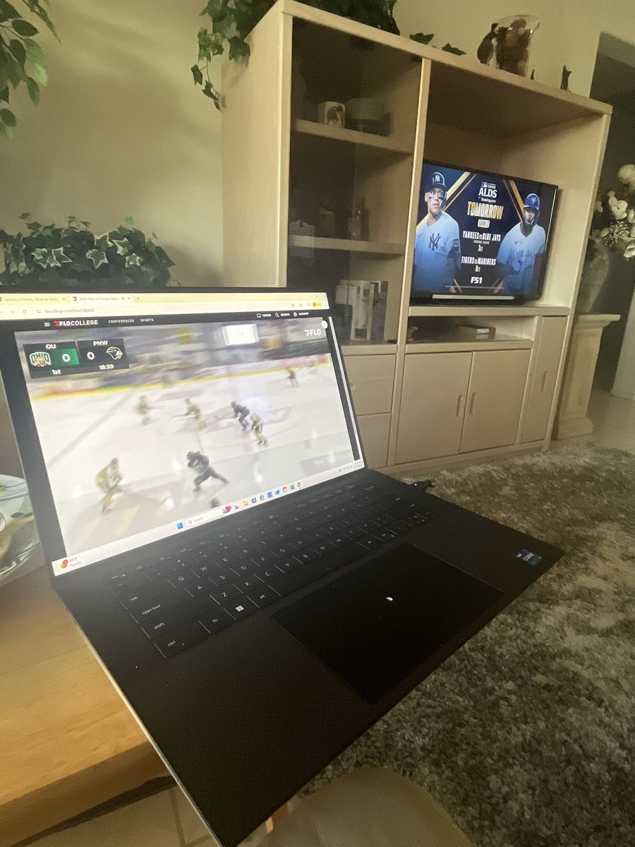 msbuckyb's tweet photo. @MikePokrzywa goalie mom checking in, and ready for a great season!!  Watching the action from AZ!  Go Pride! https://t.co/0qOtHFiVbX