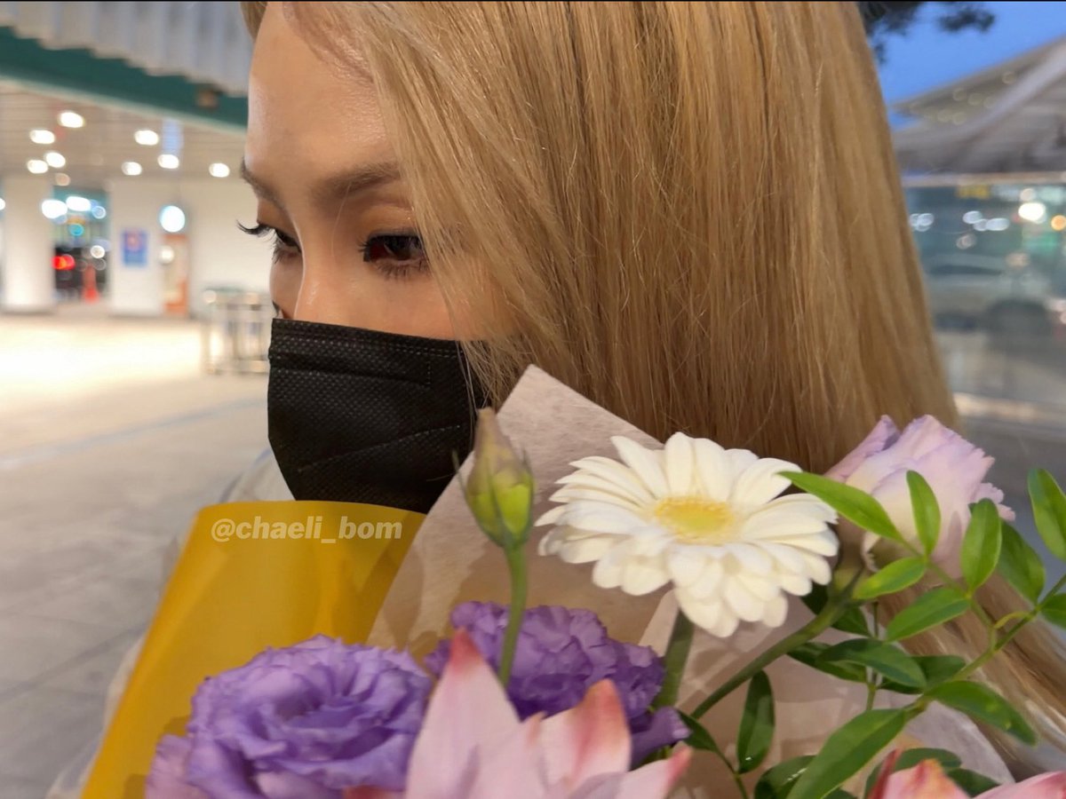 chaeli_bom's tweet image. 251005 인천공항 입국
언니 진짜 잘생겼다..