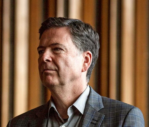 🚨 BREAKING: An FBI agent has been FIRED for refusing to arrange the perp walk and arrest of disgraced former FBI Director James Comey, who has been indicted, per Reuters.

Do you support this?

YES or NO?

IF Yes, Give me a THUMBS-UP👍!
